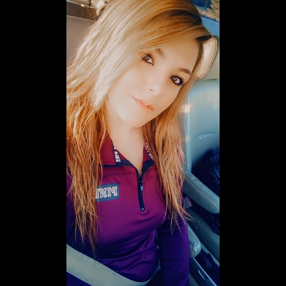 Meet your Posher, Jessica - Picture 2 of 6